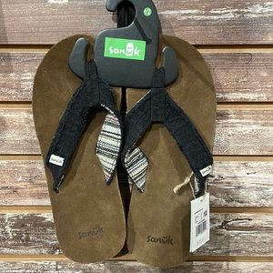 Sanuk Black Fraid Not Sandals